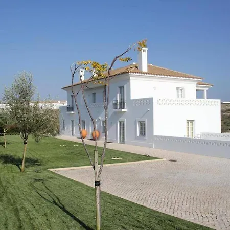 빌라 Lakeview Luxury With Pool